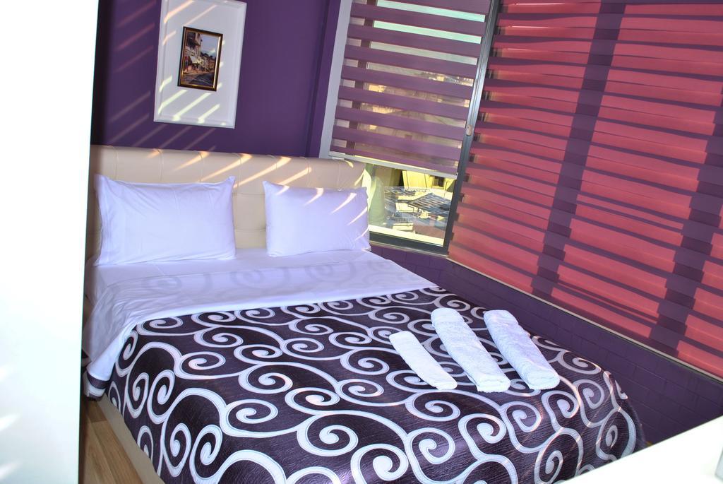Hotel The First Гирокастра Экстерьер фото