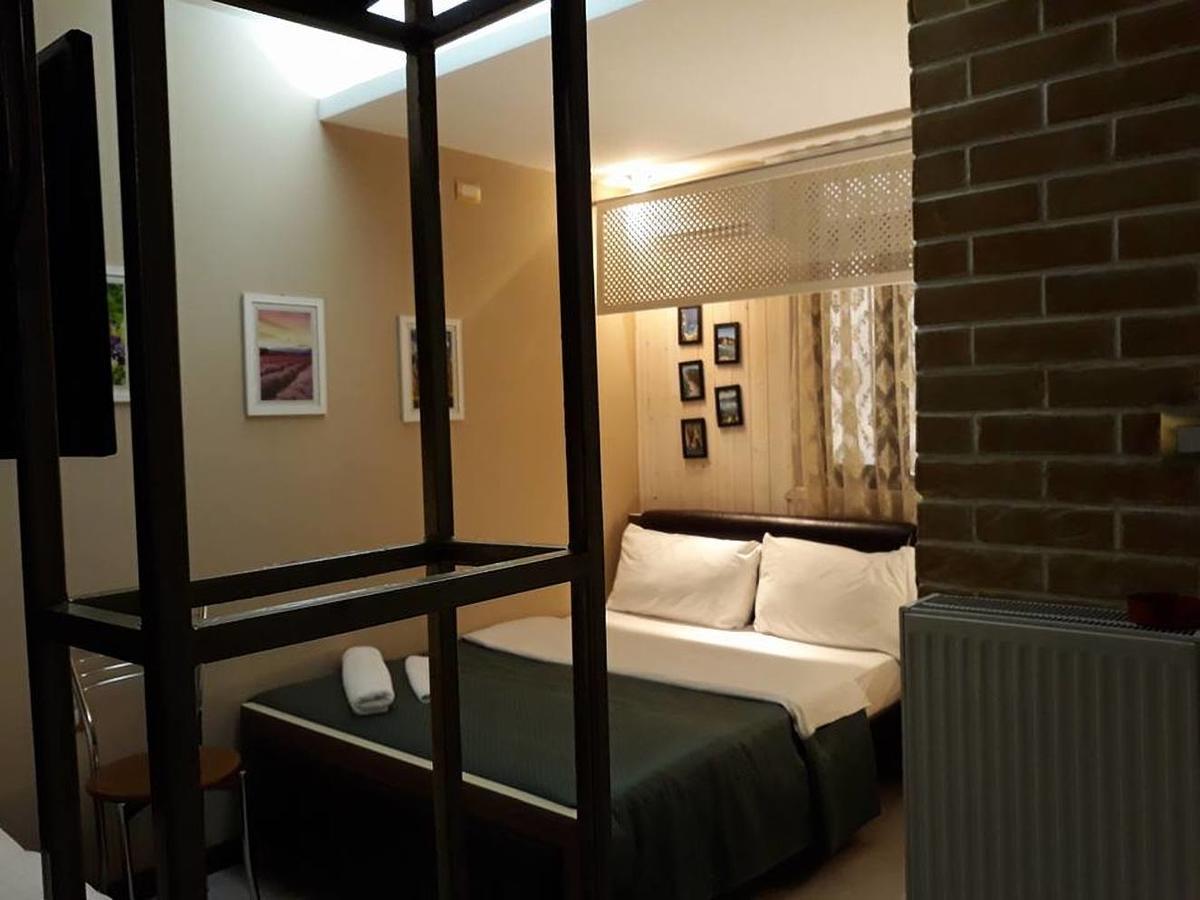 Hotel The First Гирокастра Экстерьер фото